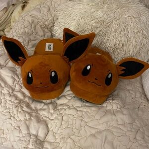 Pokémon EEVE SLIPPERS